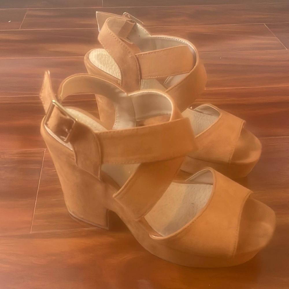 Primary shoes